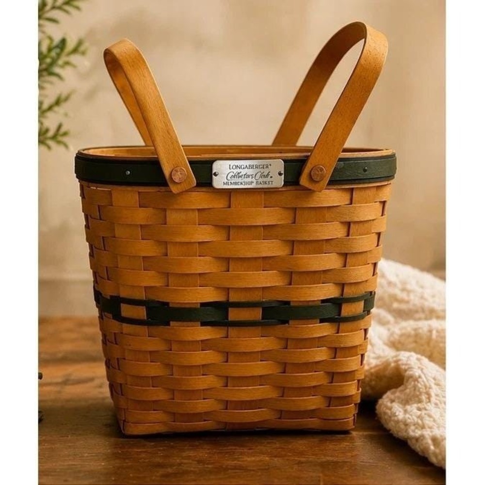 Longaberger 1995 Collectors Club Membership Basket w Box Signed USA
